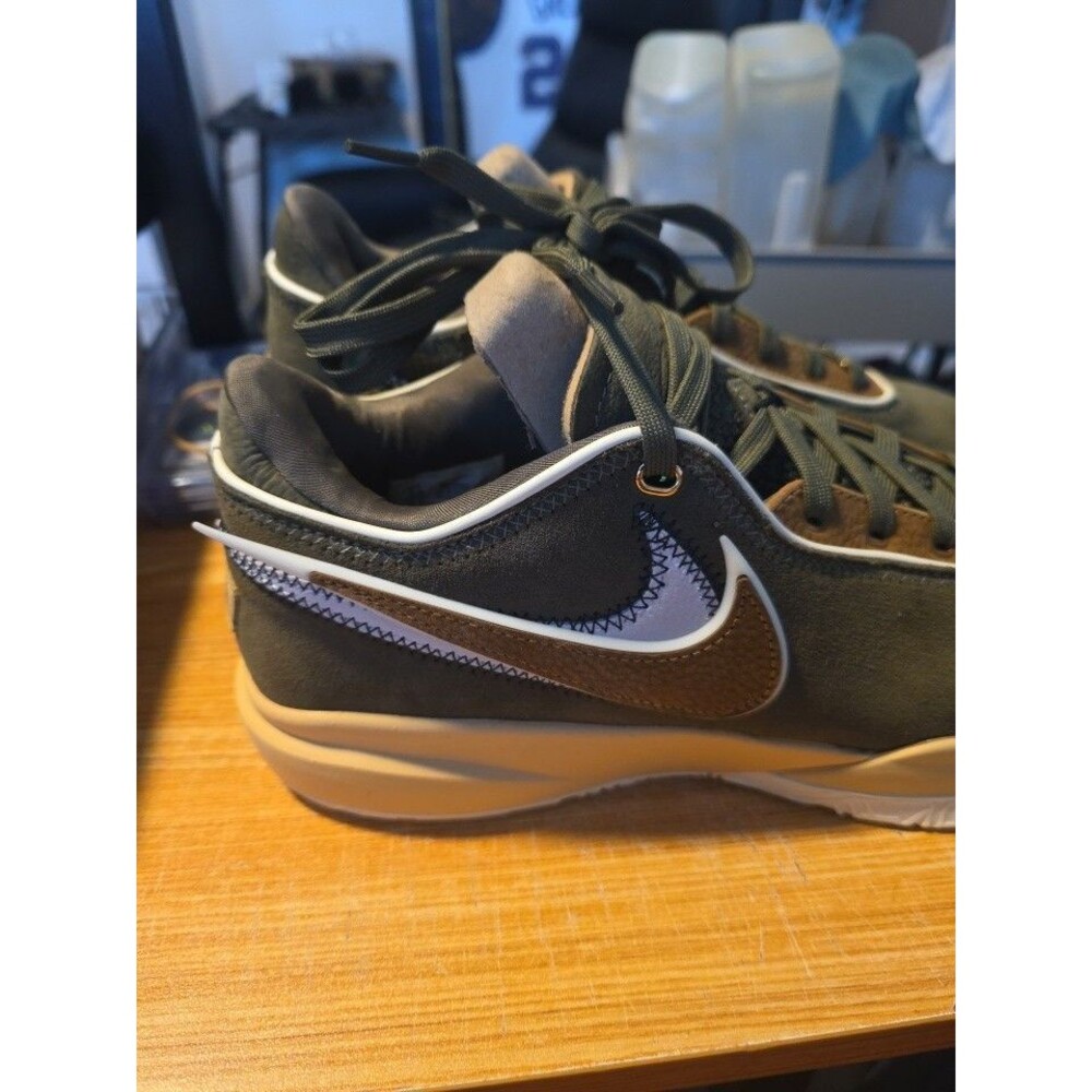 Nike LeBron 20 Olive Green DV1193901 - Size 9.5 Mens Mint! Condition 🔥 No Box